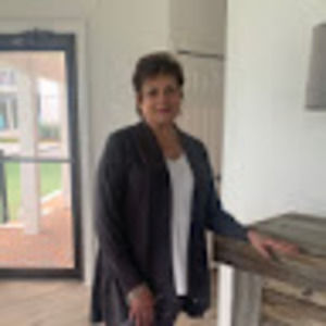 Meet your Posher, Nancy